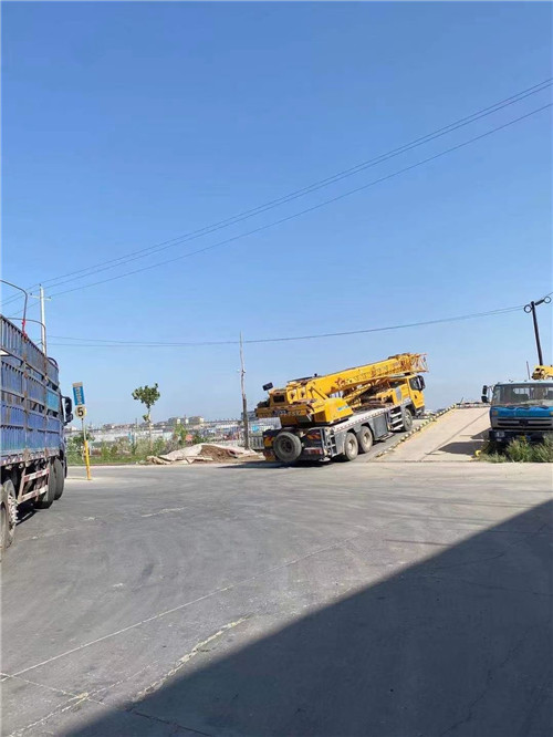 上林县25吨吊车的租赁价格大概是多少？